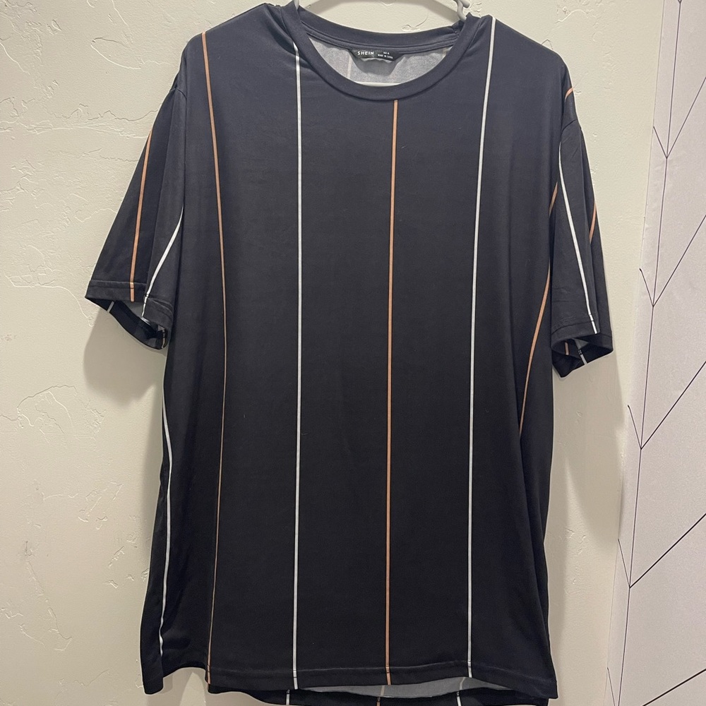 SHEIN Tee